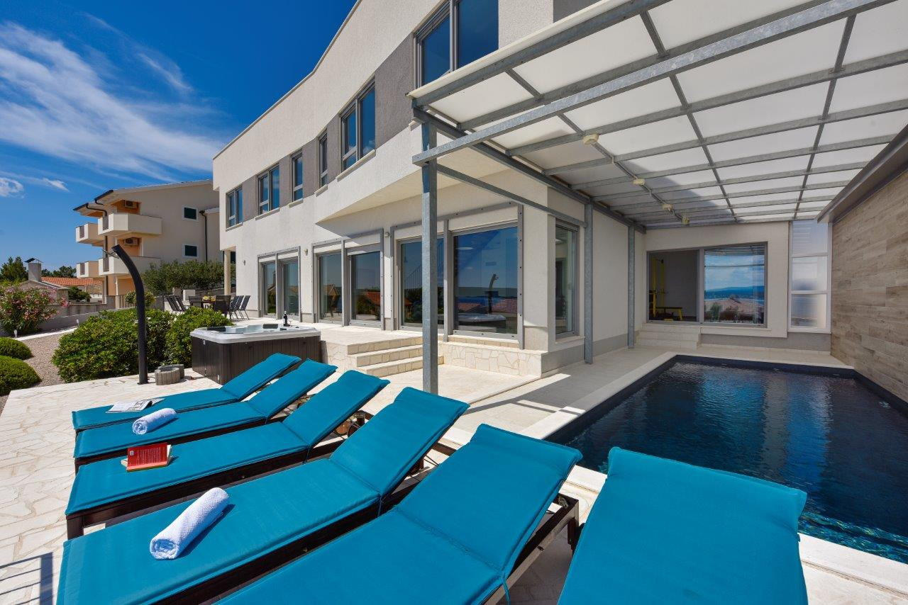 Die Sch&ouml;nheit moderner Architektur - mit herrlichem blick auf das meer und den berg velebit, Villa Bilo Idro, ein luxuri&ouml;ses Ferienhaus mit beheiztem Pool in Dalmatien Posedarje